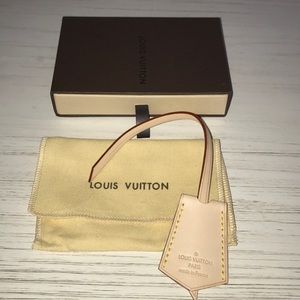 Louis Vuitton Key W/Leather Tag Holder (Authentic)